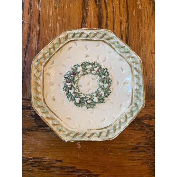 Vintage Ceramic Octagonal Plate With Embossed Holly Wreath Design Green & Cream - Picture 1 of 3